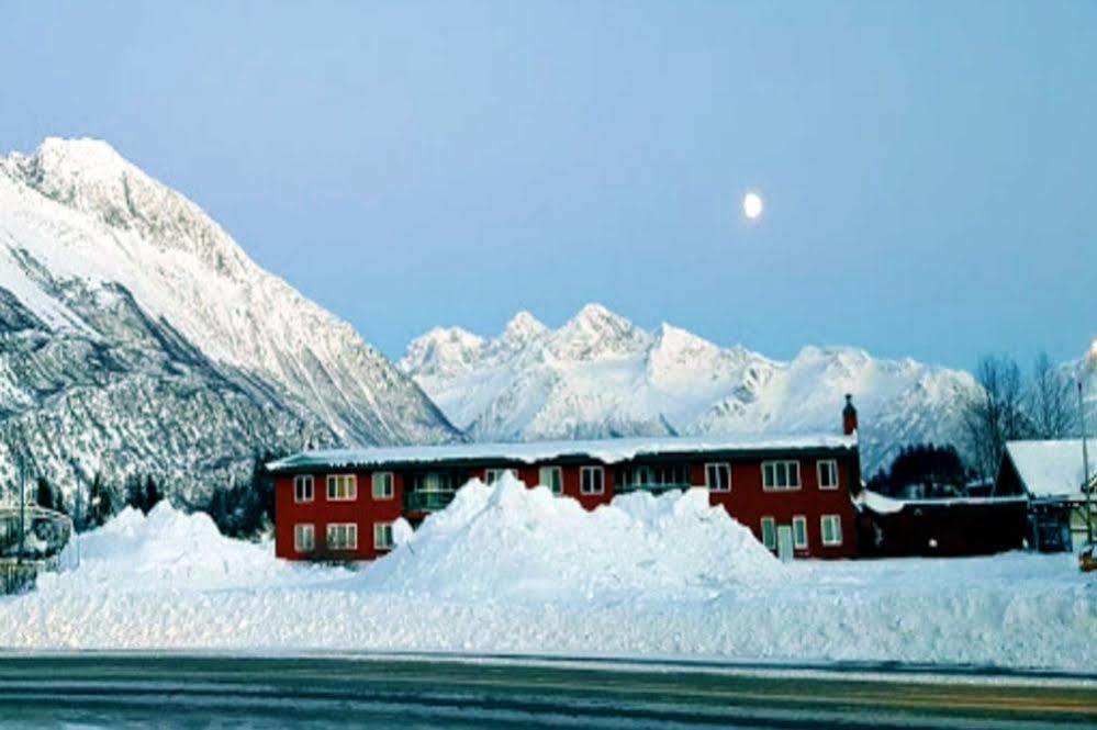 Totem Hotel And Suites Valdez Dış mekan fotoğraf